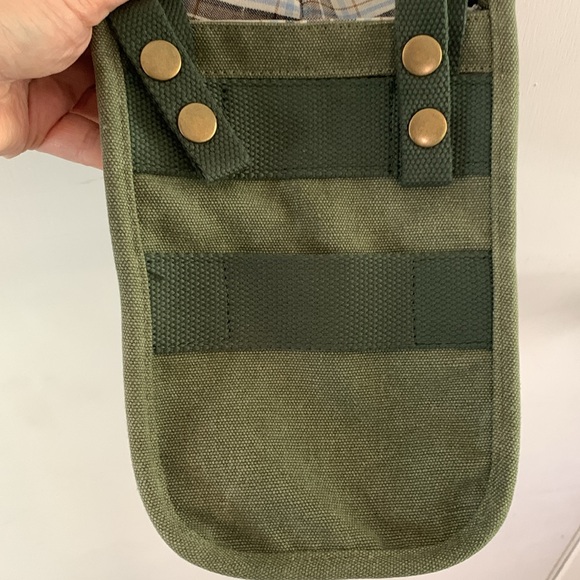 Selina Vaughan Studios green canvas repurposed upcycled grain bag crossbody bag - Picture 10 of 12